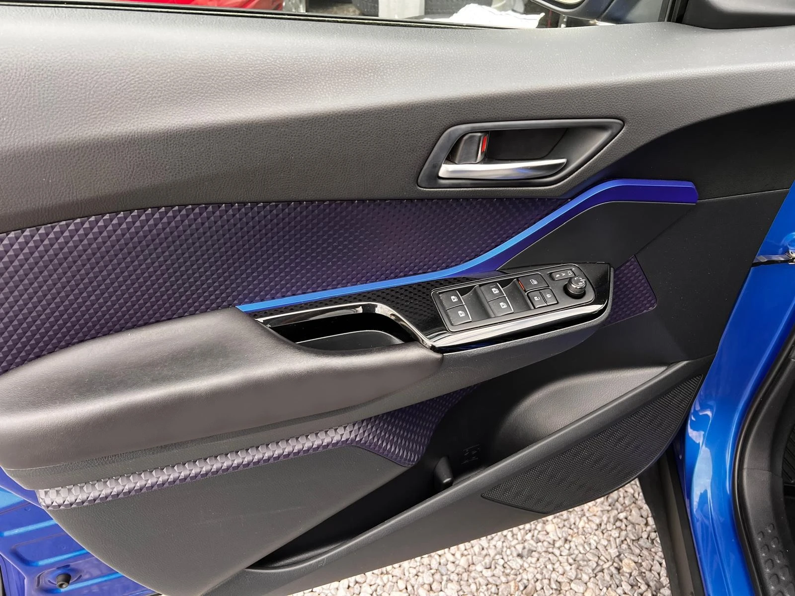 Toyota C-HR 1.2-T 4x4 STYLE ДИСТРОНИК KEYLESS КАМЕРА ПОДГРЕВ, снимка 8 - Автомобили и джипове - 55269519