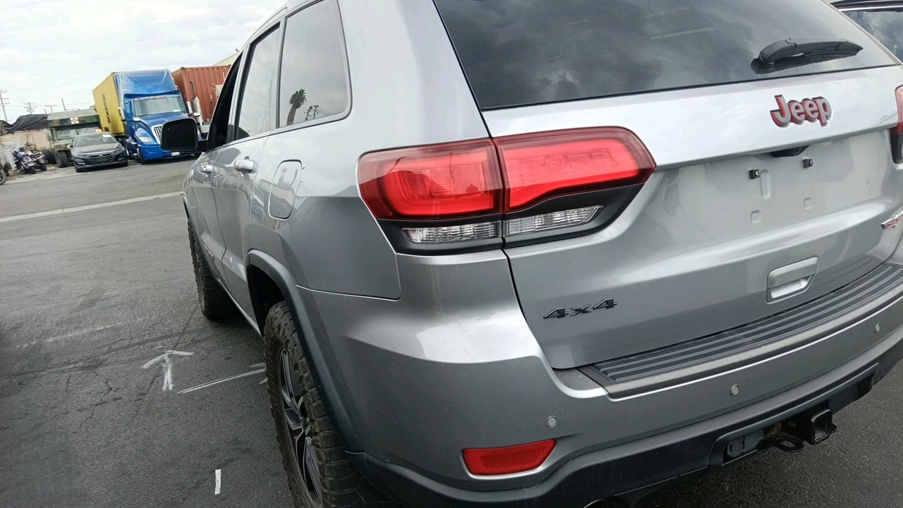 Jeep Grand cherokee TRAILHAWK ALPINE МУЗИКА ВИДЕОКЛИП CARFAX, снимка 5 - Автомобили и джипове - 55875753