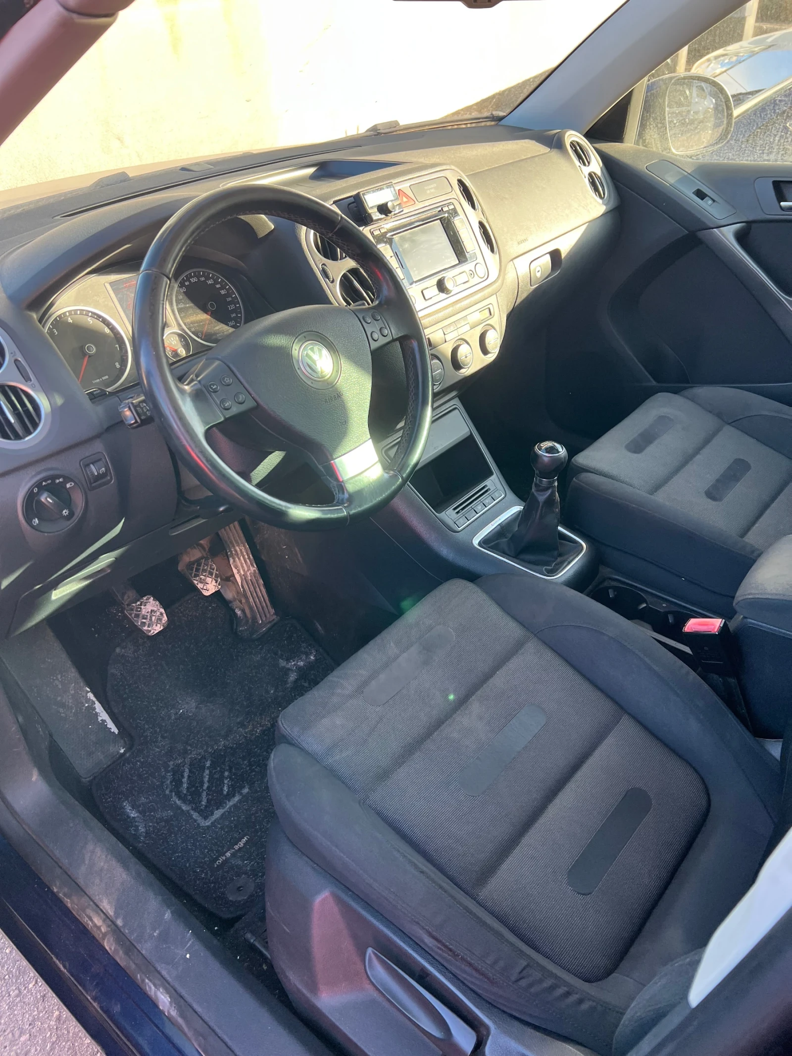 VW Tiguan 2.0, снимка 6 - Автомобили и джипове - 55884381