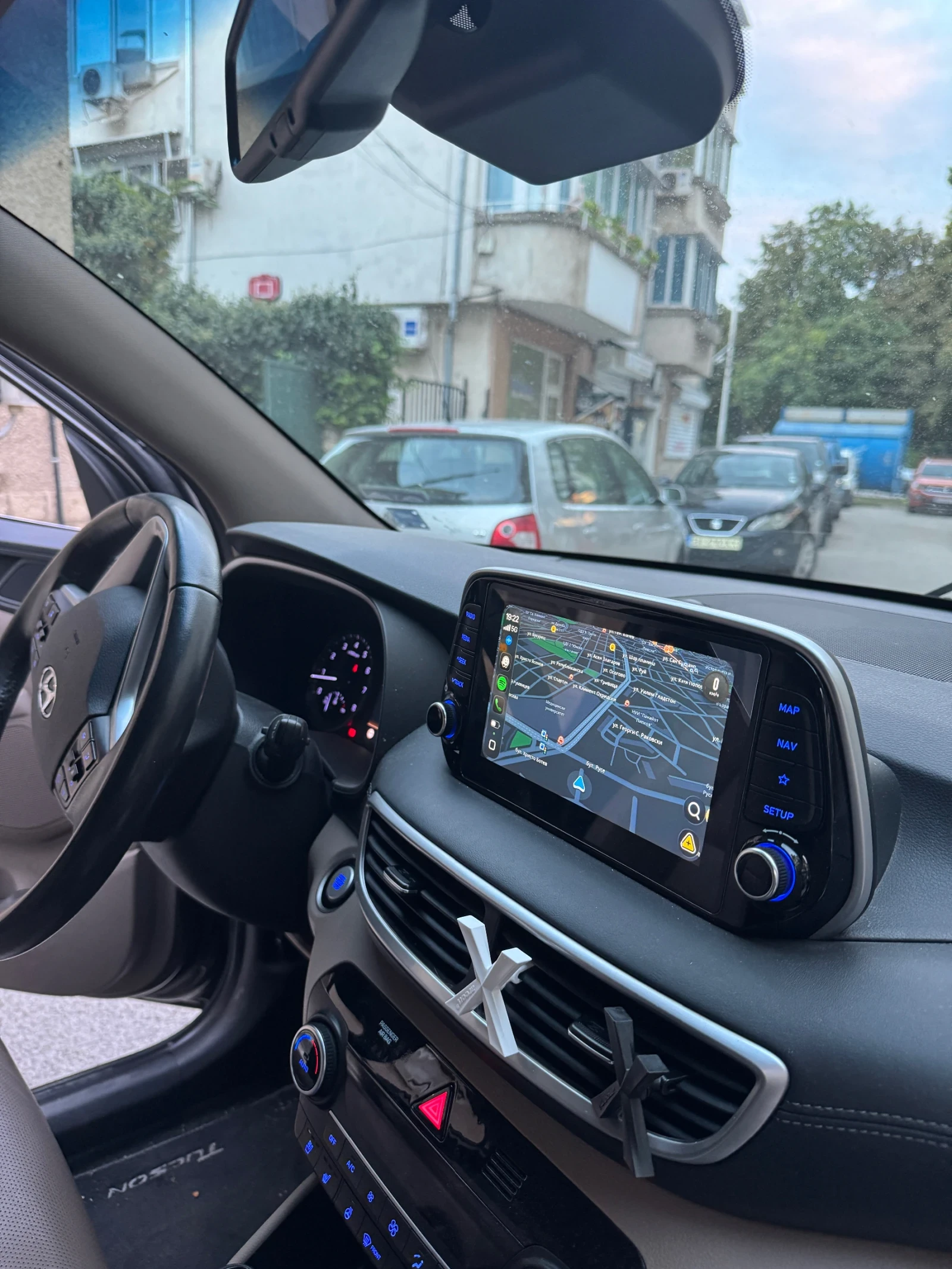 Hyundai Tucson 1.6 T-GTI FULL, снимка 8 - Автомобили и джипове - 56113005