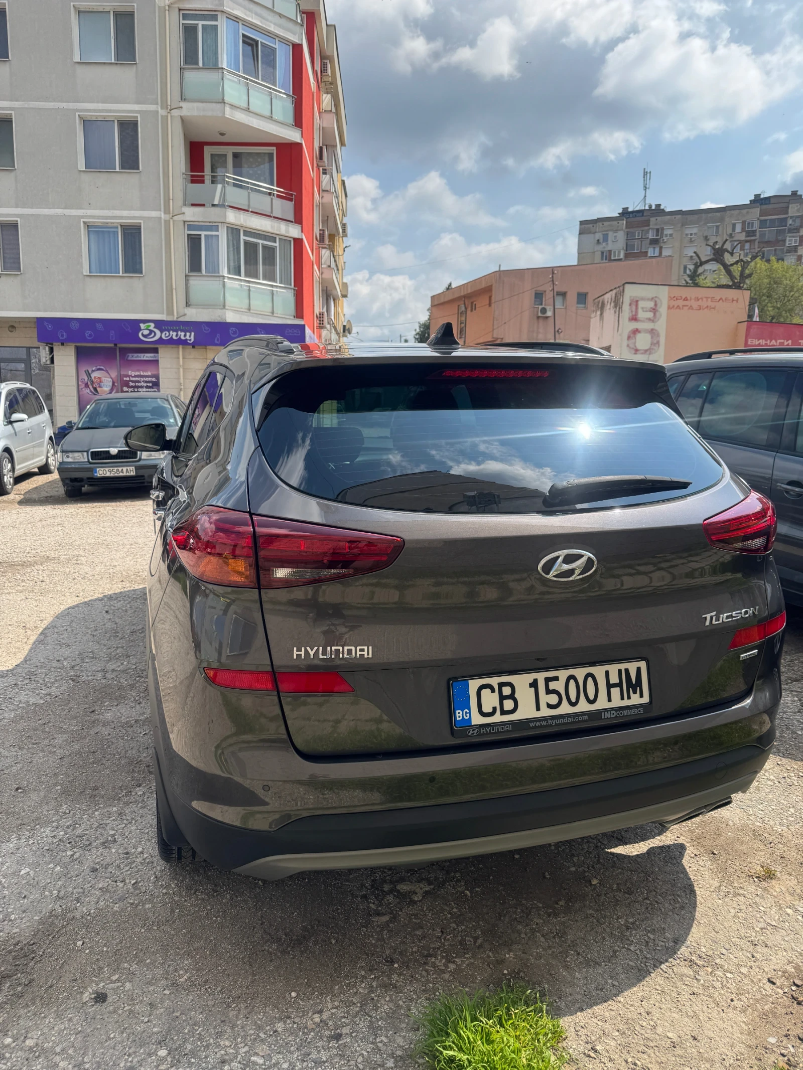 Hyundai Tucson 1.6 T-GTI FULL, снимка 4 - Автомобили и джипове - 56113005