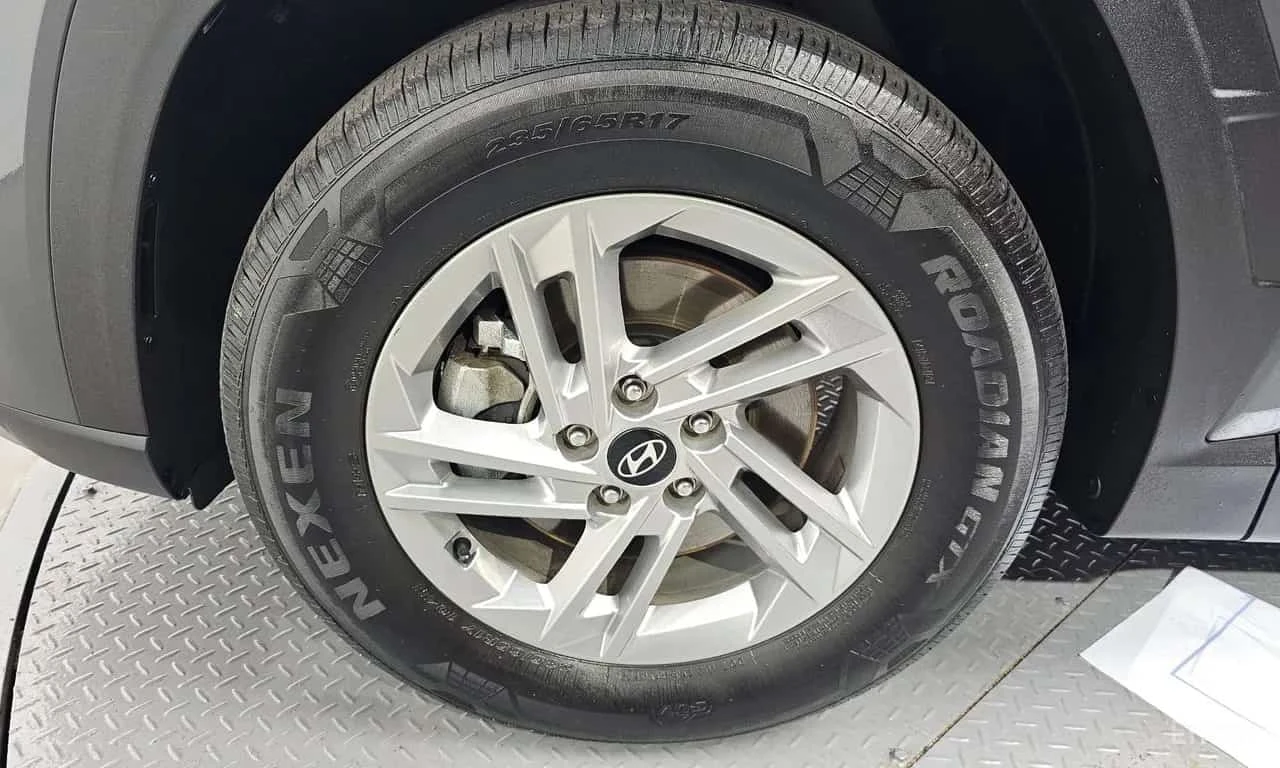 Hyundai Tucson Diesel 2.0 2WD, снимка 5 - Автомобили и джипове - 56179798