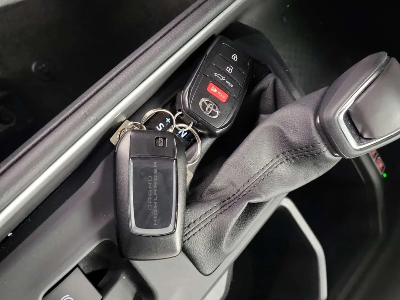 Toyota Grand Highlander * HYBRID LIMITED * AWD * CARFAX *  | Mobile.bg � ����������� 10