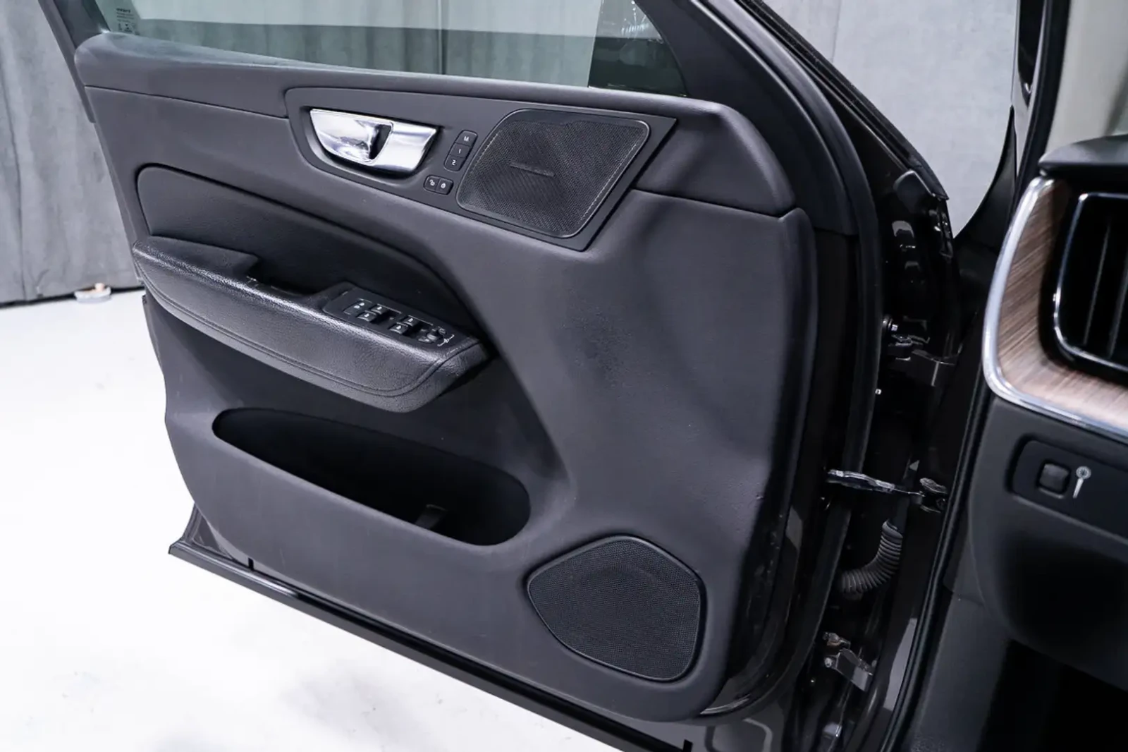 Volvo XC60 B6* PREMIUM* HARMON* KARDON* CARPLAY*  | Mobile.bg � ����������� 7