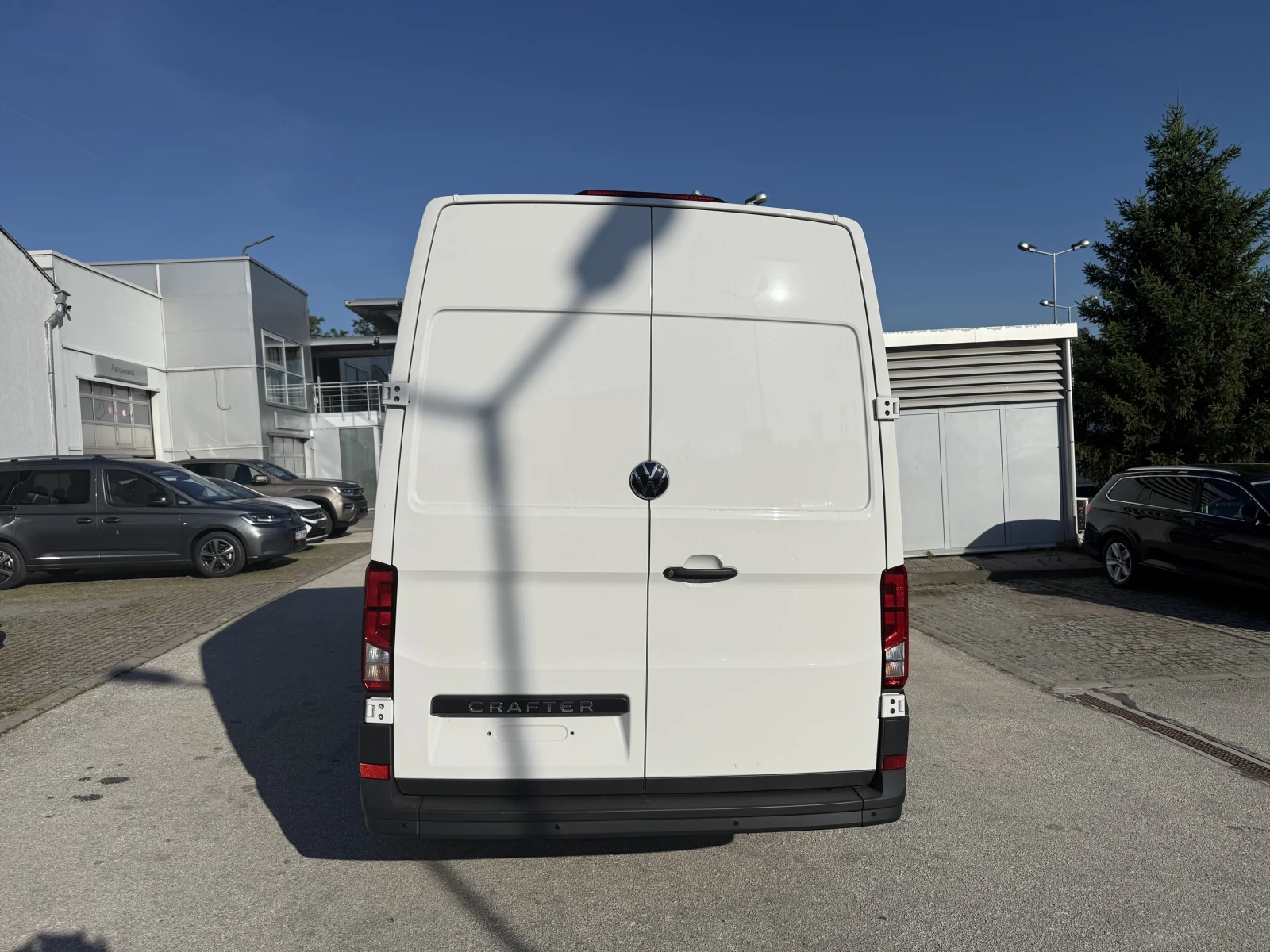 VW Crafter 35 Kasten M 11, 3 м3 2, o TDI 140 k.c 6MT, снимка 4 - Бусове и автобуси - 54907549