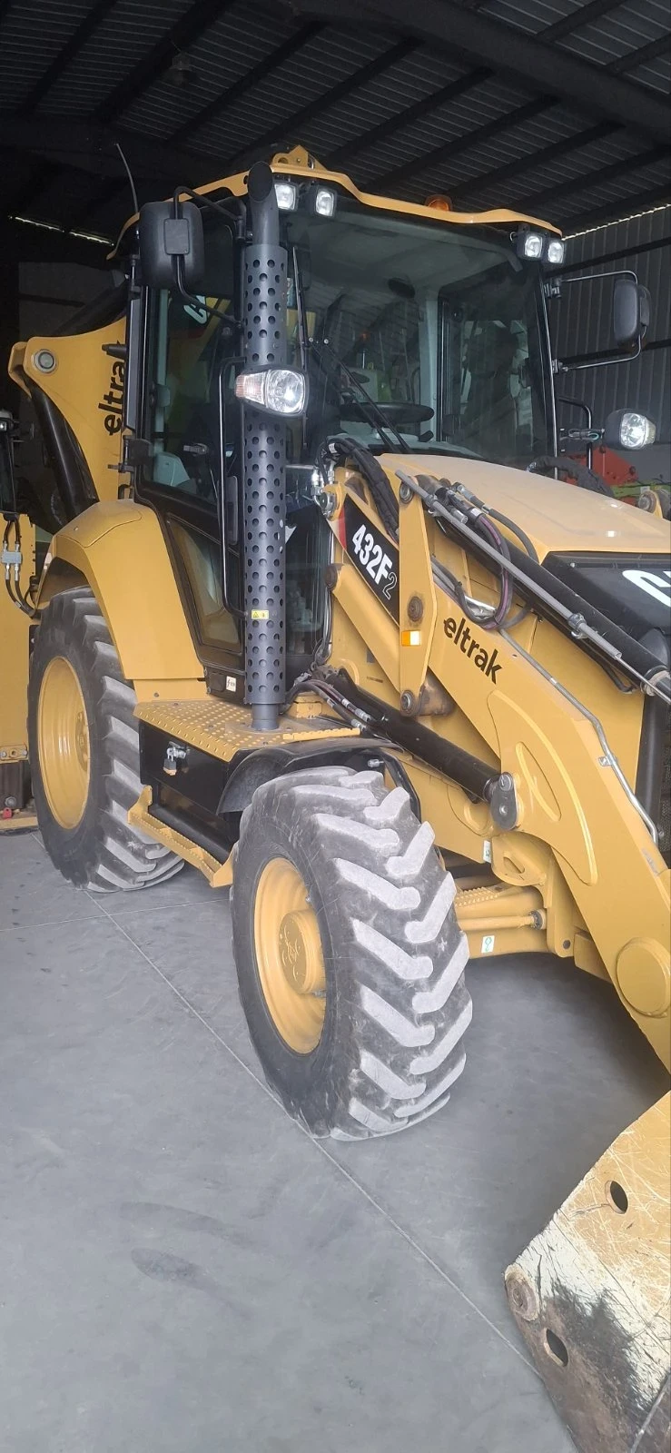 Багер Caterpillar  - изображение 8