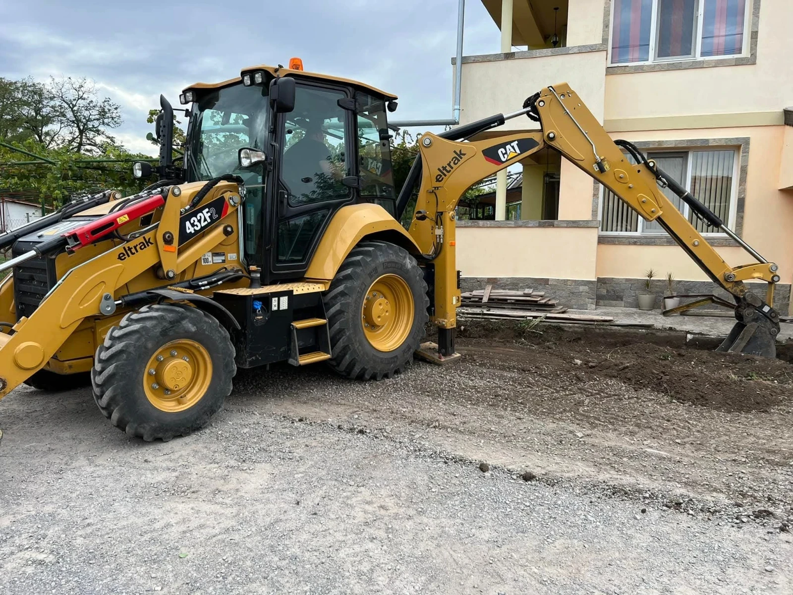 Багер Caterpillar  - изображение 3