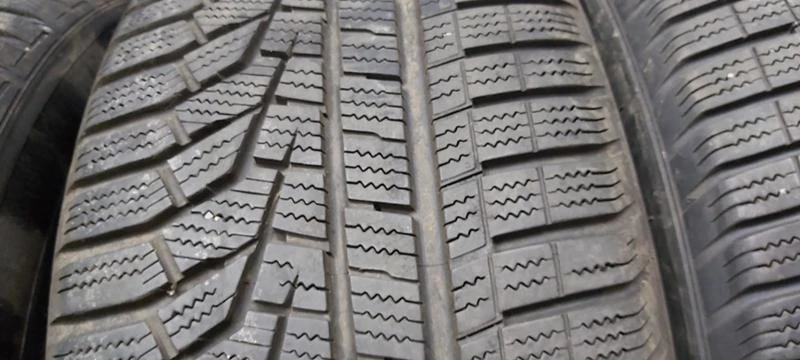 Гуми Зимни 225/55R17, снимка 5 - Гуми и джанти - 35606659