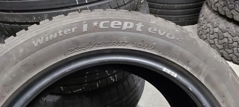 Гуми Зимни 225/55R17, снимка 7 - Гуми и джанти - 35606659