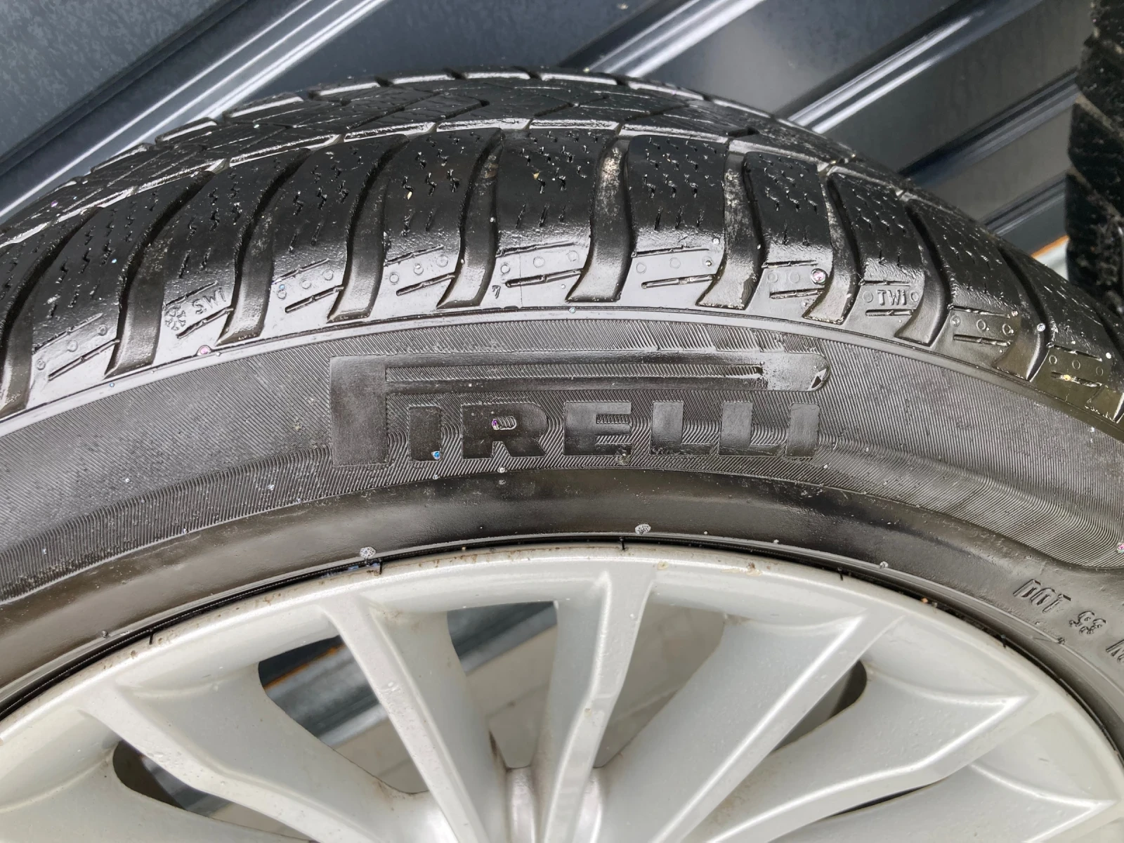 ���� � ������ 225/50R17 | Mobile.bg � ����������� 5
