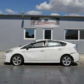 Toyota Prius 1.8 Hybrid, снимка 3