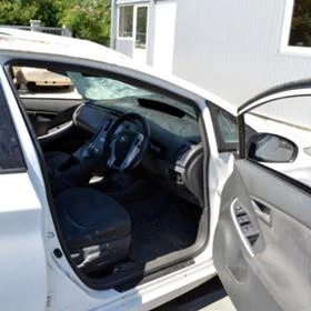 Toyota Prius 1.8 Hybrid, снимка 5