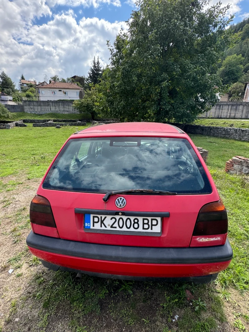 VW Golf 1.8mi, снимка 6 - Автомобили и джипове - 47311793