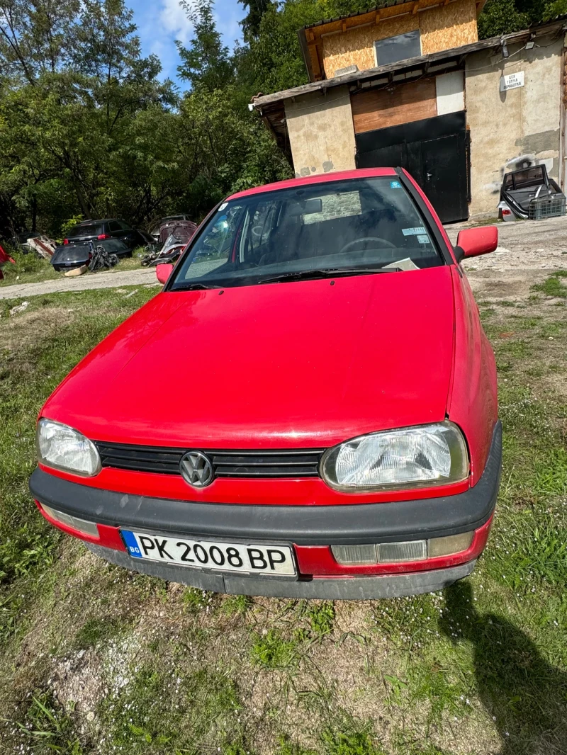 VW Golf 1.8mi, снимка 2 - Автомобили и джипове - 47311793