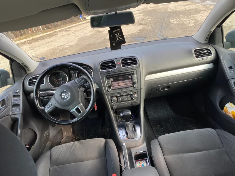 VW Golf 1.6 TDI, снимка 4 - Автомобили и джипове - 48849798