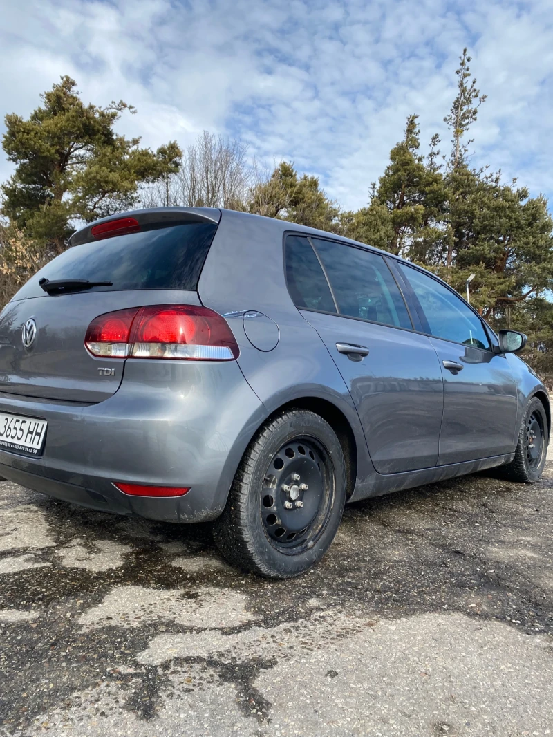 VW Golf 1.6 TDI, снимка 3 - Автомобили и джипове - 48849798