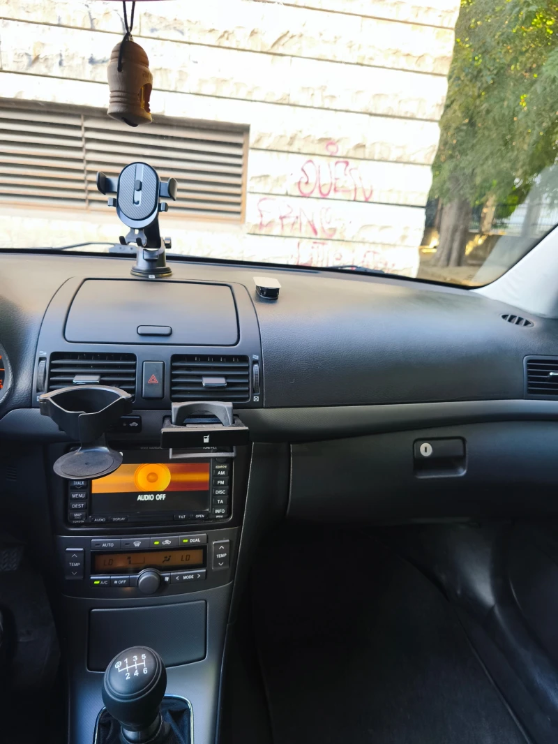 Toyota Avensis, снимка 13 - Автомобили и джипове - 52205355