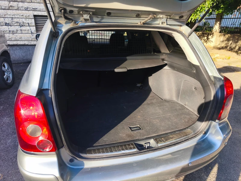 Toyota Avensis, снимка 8 - Автомобили и джипове - 52205355