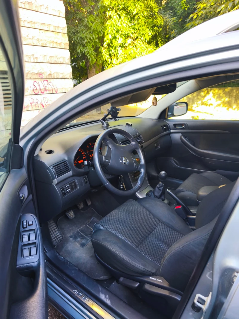 Toyota Avensis, снимка 11 - Автомобили и джипове - 52205355