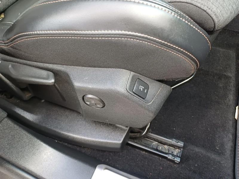 Peugeot 3008 1.6 HDI GT-LINE, снимка 16 - Автомобили и джипове - 51736292