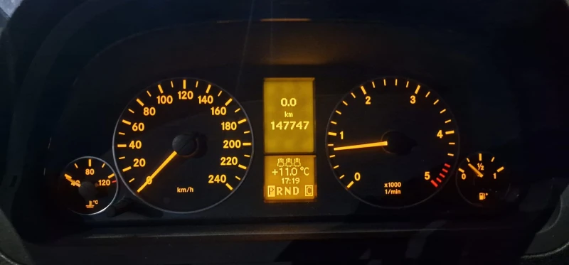 Mercedes-Benz A 180, снимка 15 - Автомобили и джипове - 53282292