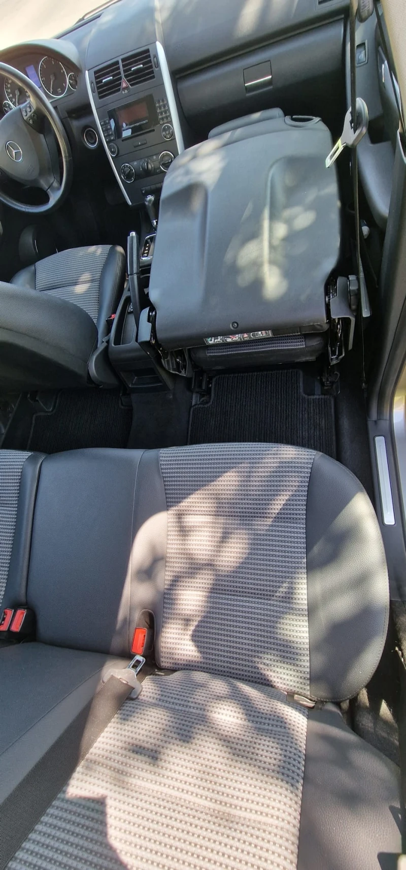 Mercedes-Benz A 180, снимка 10 - Автомобили и джипове - 53282292