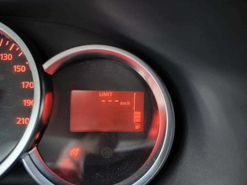 Dacia Logan MCV Stepway 1.5 Blue dci Start-Stop, снимка 8 - Автомобили и джипове - 53565000