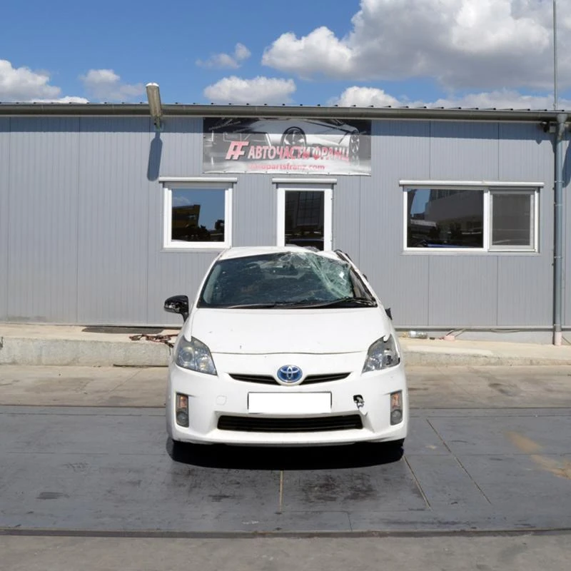 Toyota Prius 1.8 Hybrid, снимка 1 - Автомобили и джипове - 29404313