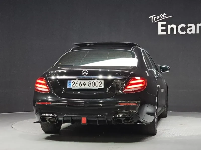 Mercedes-Benz E 350 4Matic Amg Line, снимка 4 - Автомобили и джипове - 55138265