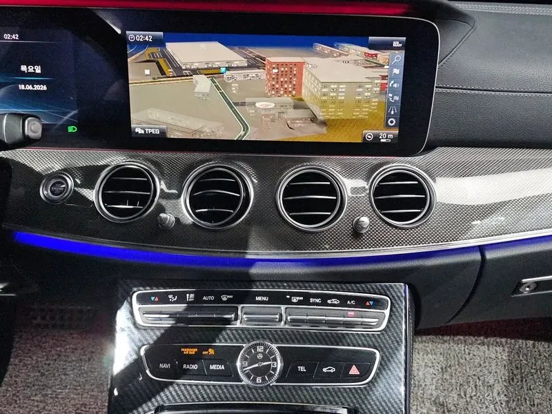 Mercedes-Benz E 350 4Matic Amg Line, снимка 12 - Автомобили и джипове - 55138265