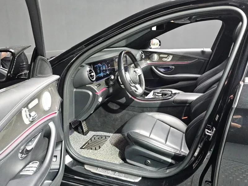 Mercedes-Benz E 350 4Matic Amg Line, снимка 10 - Автомобили и джипове - 55138265