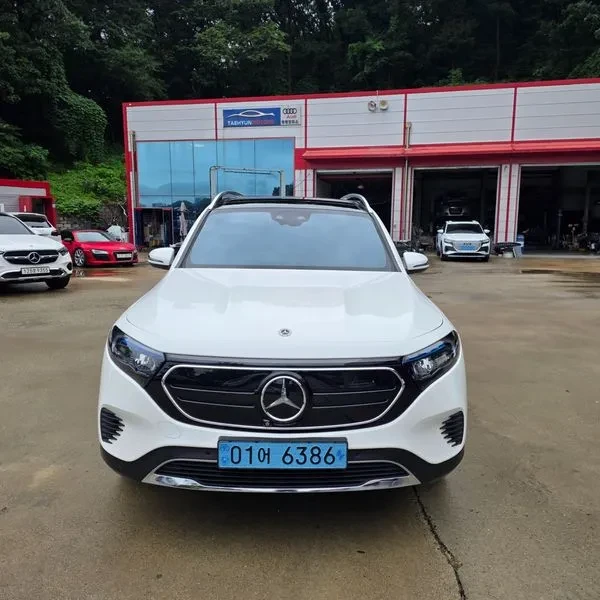 Mercedes-Benz EQB 300 4Matic - САМО 30% АВАНС