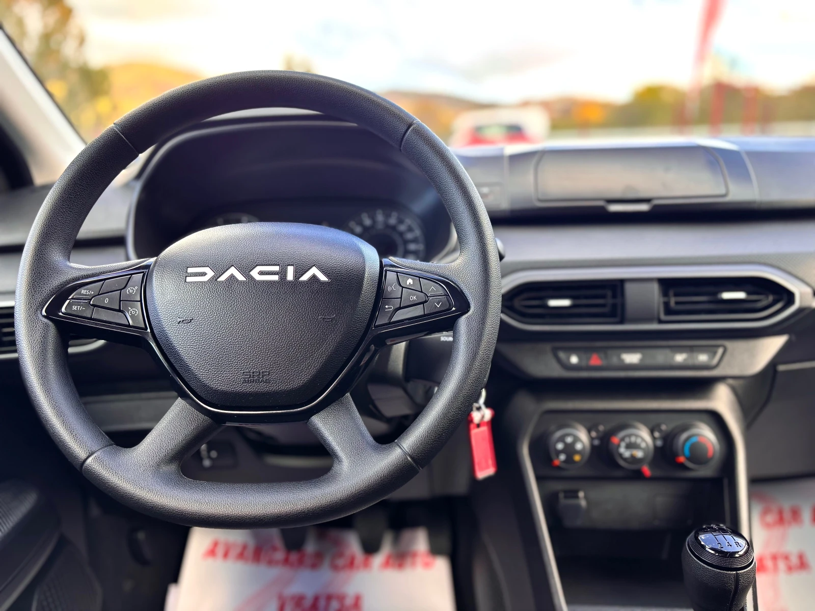 Dacia Sandero  - изображение 9