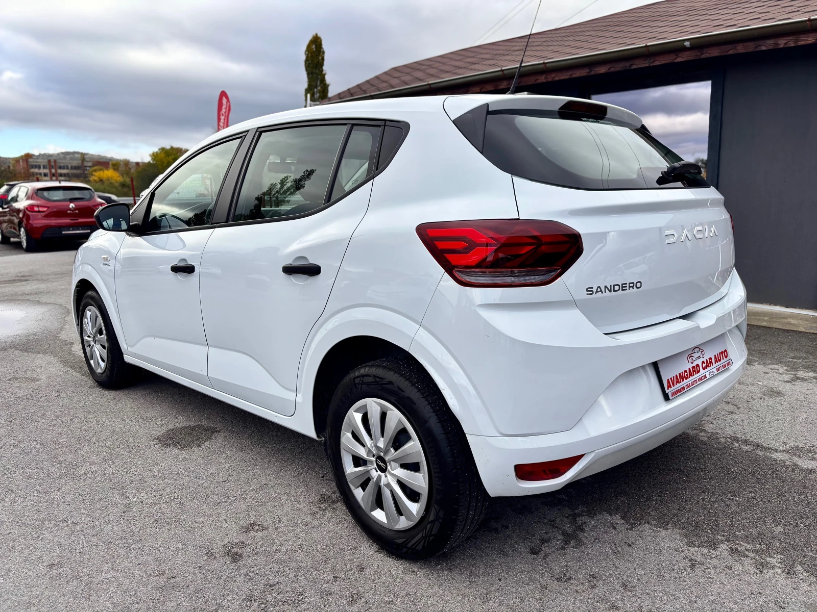 Dacia Sandero  - изображение 7