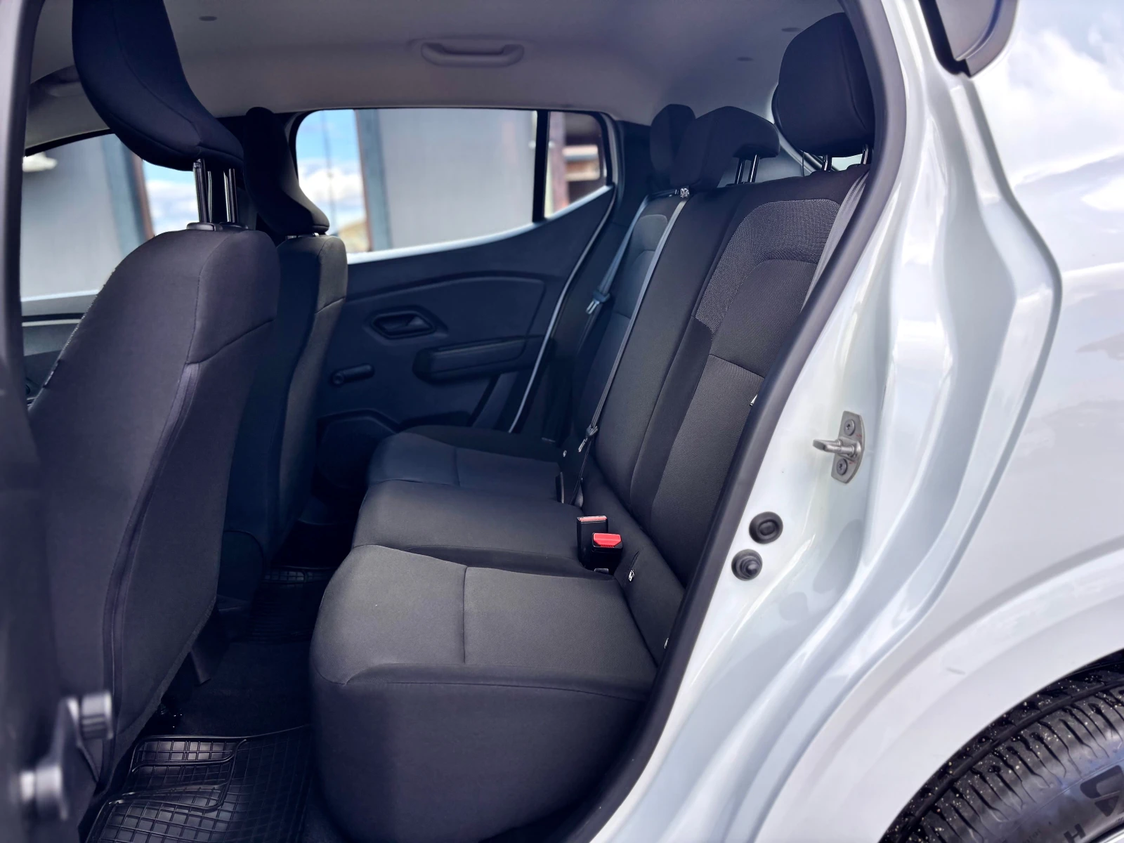 Dacia Sandero | Mobile.bg   11