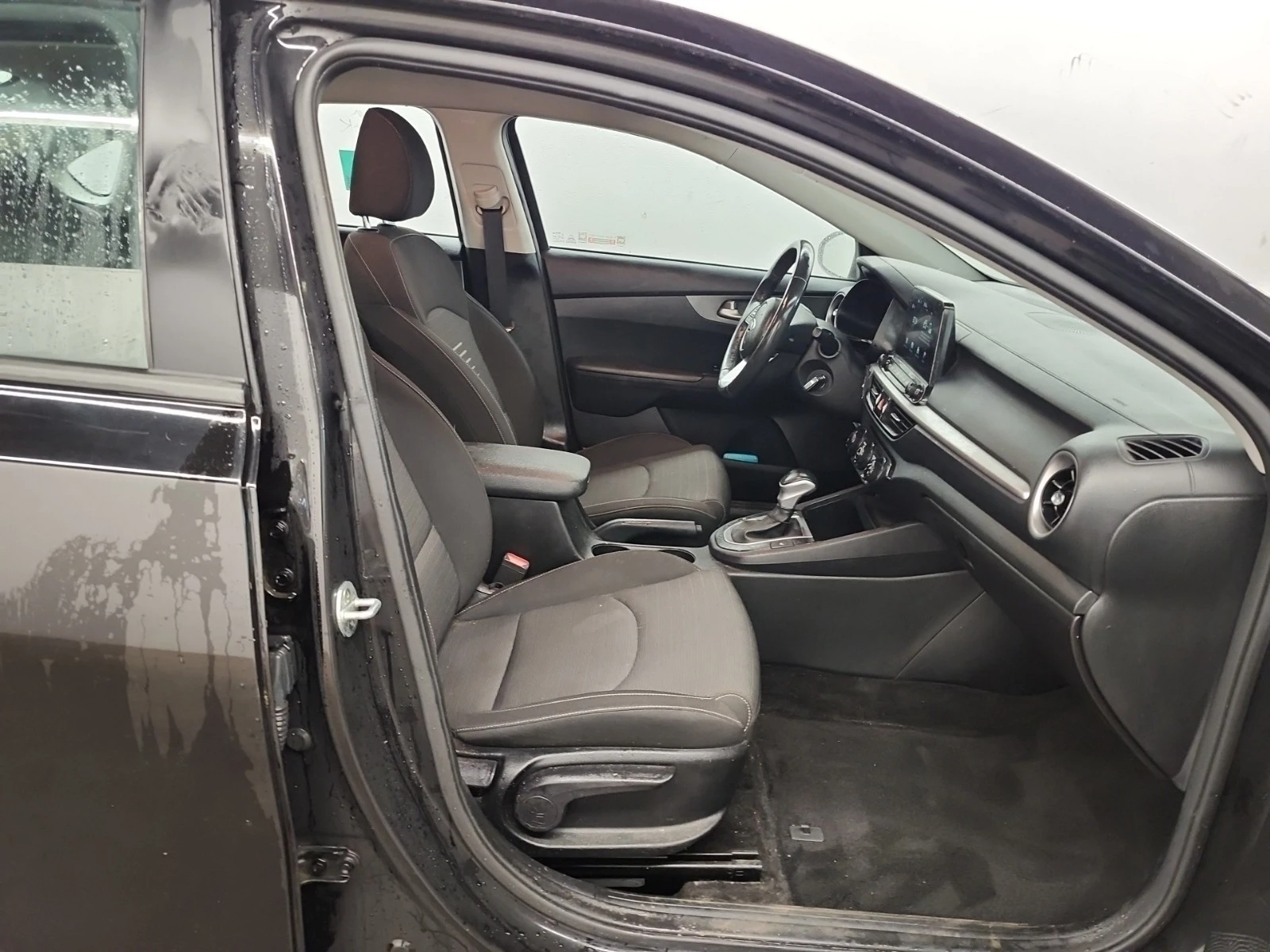 Kia Forte LX * * ������ * * CARFAX * * ���� ������ * *  | Mobile.bg � ����������� 12