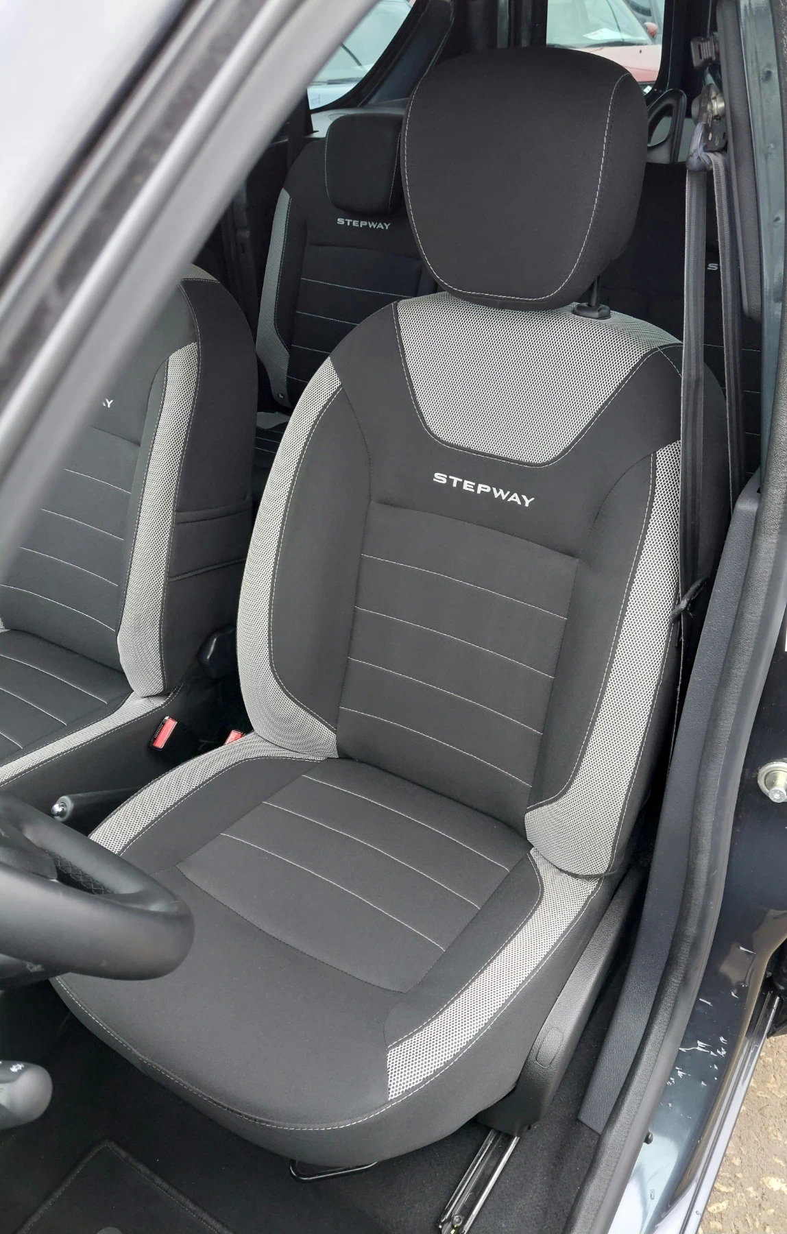 Dacia Dokker Stepway 1.6SCe 102к.с. 64700km  - изображение 9