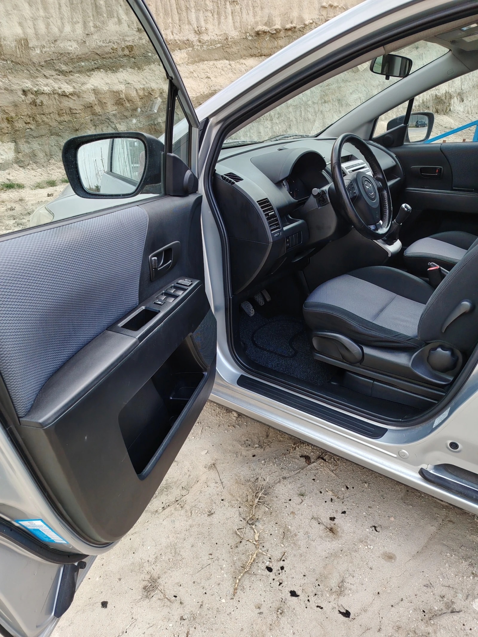 Mazda 5 2.0, снимка 11 - Автомобили и джипове - 53990624