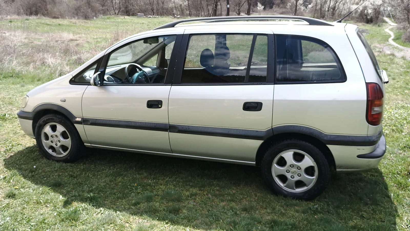 Opel Zafira, снимка 3 - Автомобили и джипове - 54277256