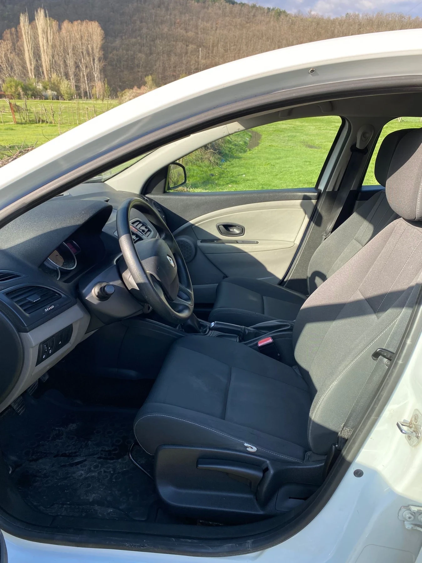 Renault Megane 1.6, снимка 6 - Автомобили и джипове - 54401830