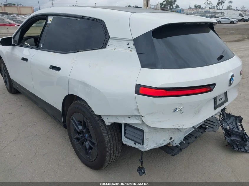 BMW iX xDrive50, снимка 6 - Автомобили и джипове - 54512954