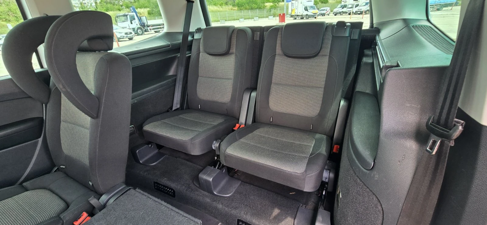 VW Sharan 2.0 TDI 7 местен, телич, РЕАЛНИ 215000  КМ, снимка 10 - Автомобили и джипове - 54829480