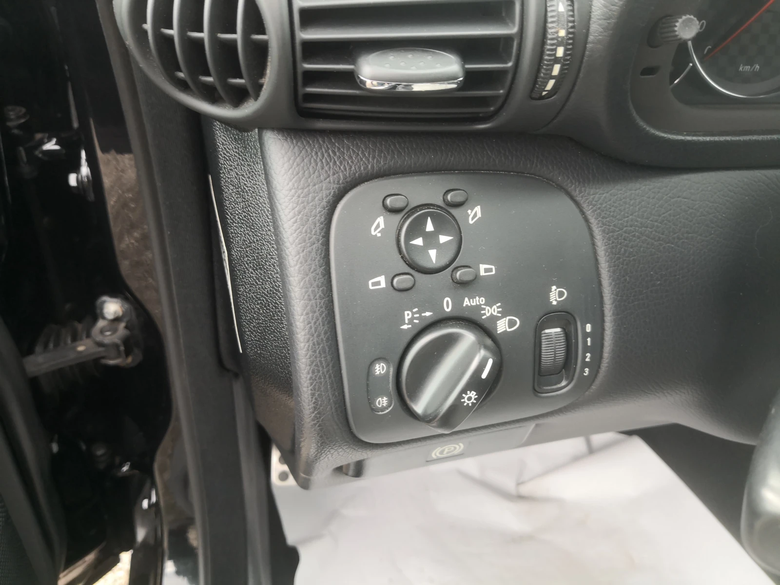 Mercedes-Benz C 250 i AMG Avantgarde Автоматик Евро 5, снимка 12 - Автомобили и джипове - 54932076