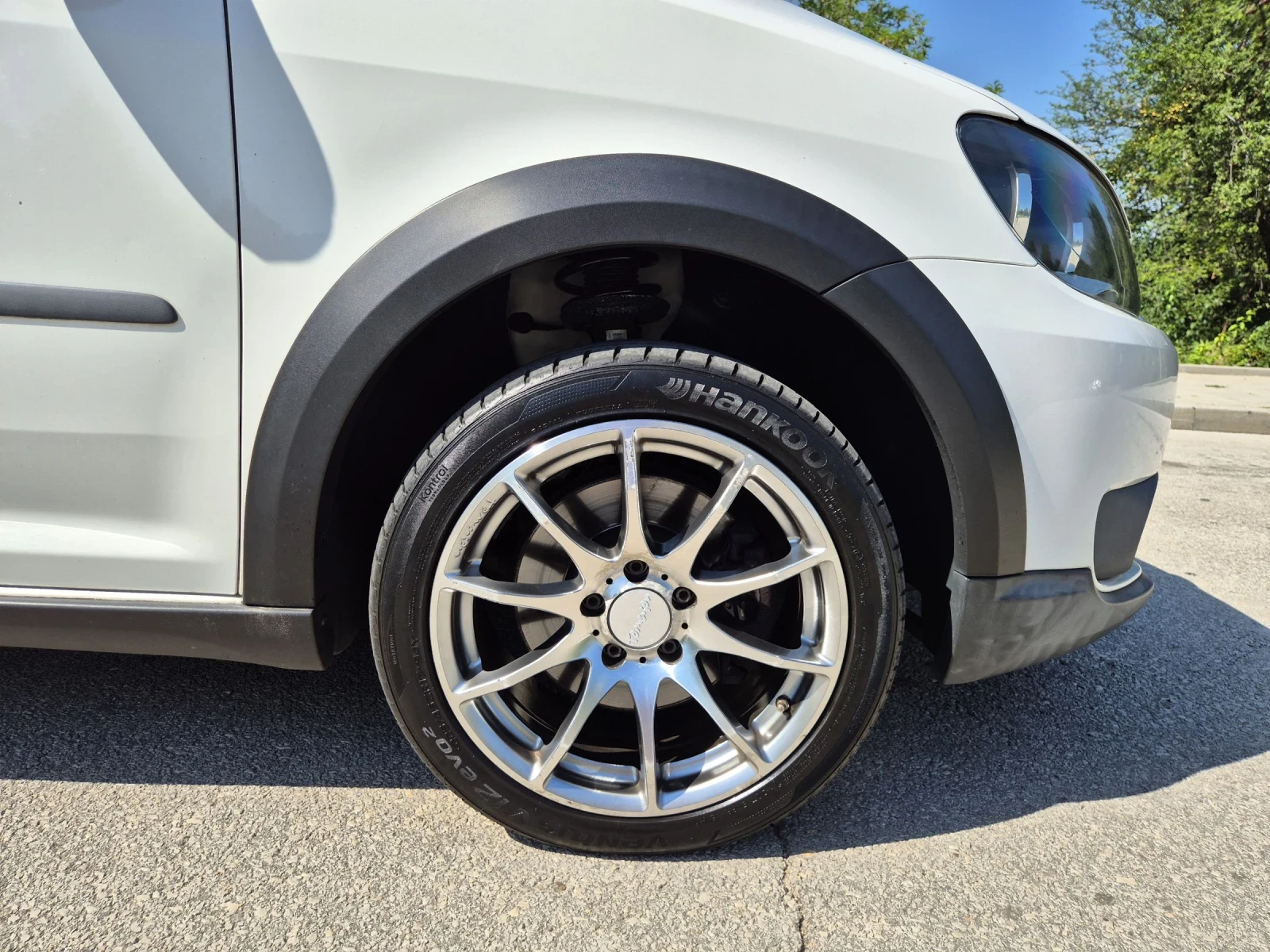 VW Touran CROSS 2.0TDI 7 Местен, снимка 17 - Автомобили и джипове - 55087982