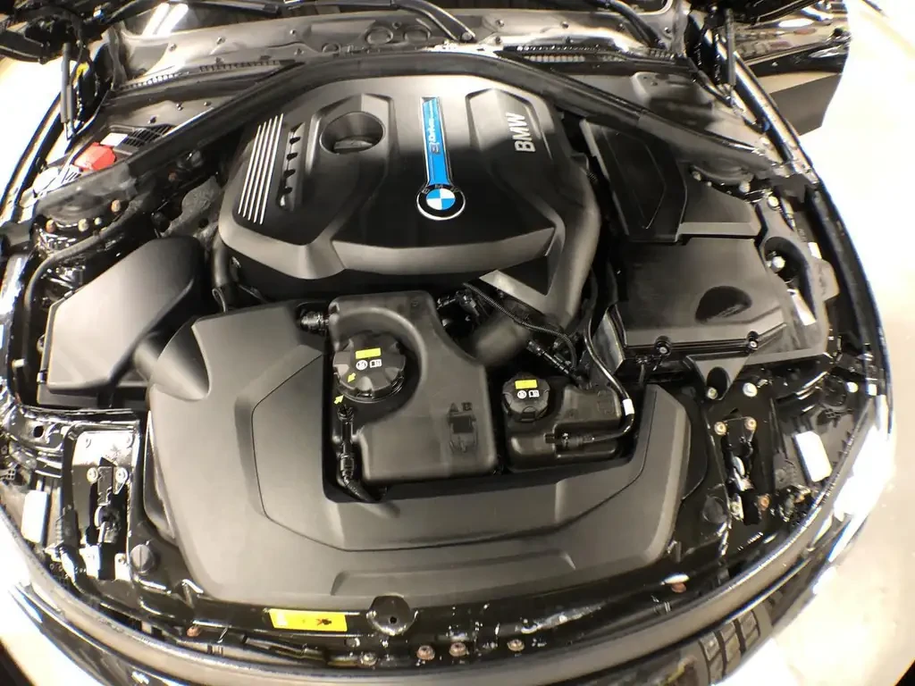 BMW 330 PLUG IN HYBRID * 330e, снимка 14 - Автомобили и джипове - 55230084