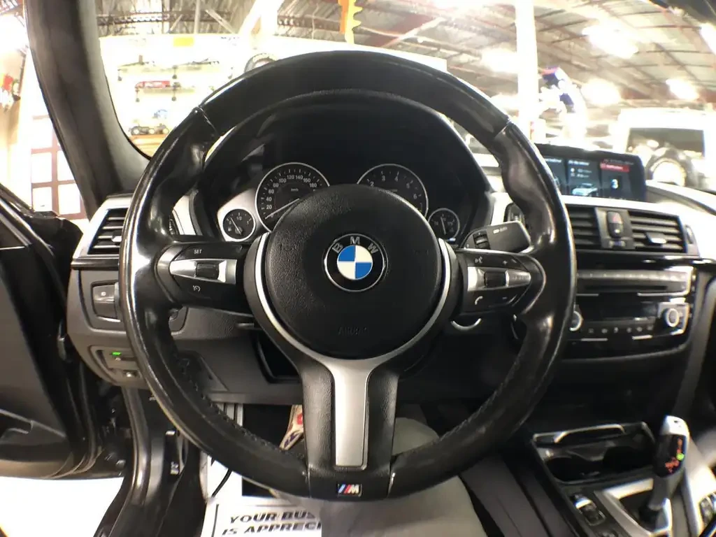 BMW 330 PLUG IN HYBRID * 330e, снимка 12 - Автомобили и джипове - 55230084