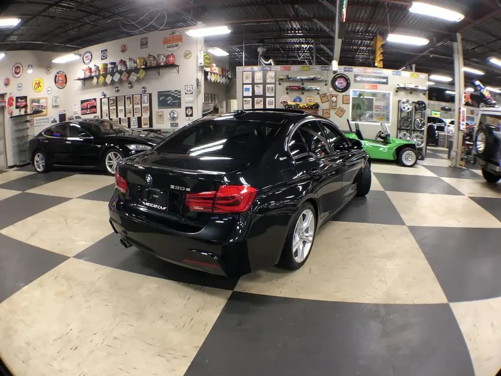 BMW 330 PLUG IN HYBRID * 330e, снимка 5 - Автомобили и джипове - 55230084