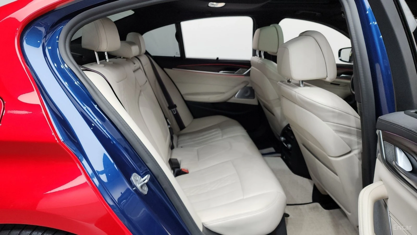 BMW 550 M550i* XDRIVE* LASER* DISTRONIC* ОБДУХ* 360* , снимка 9 - Автомобили и джипове - 55612565