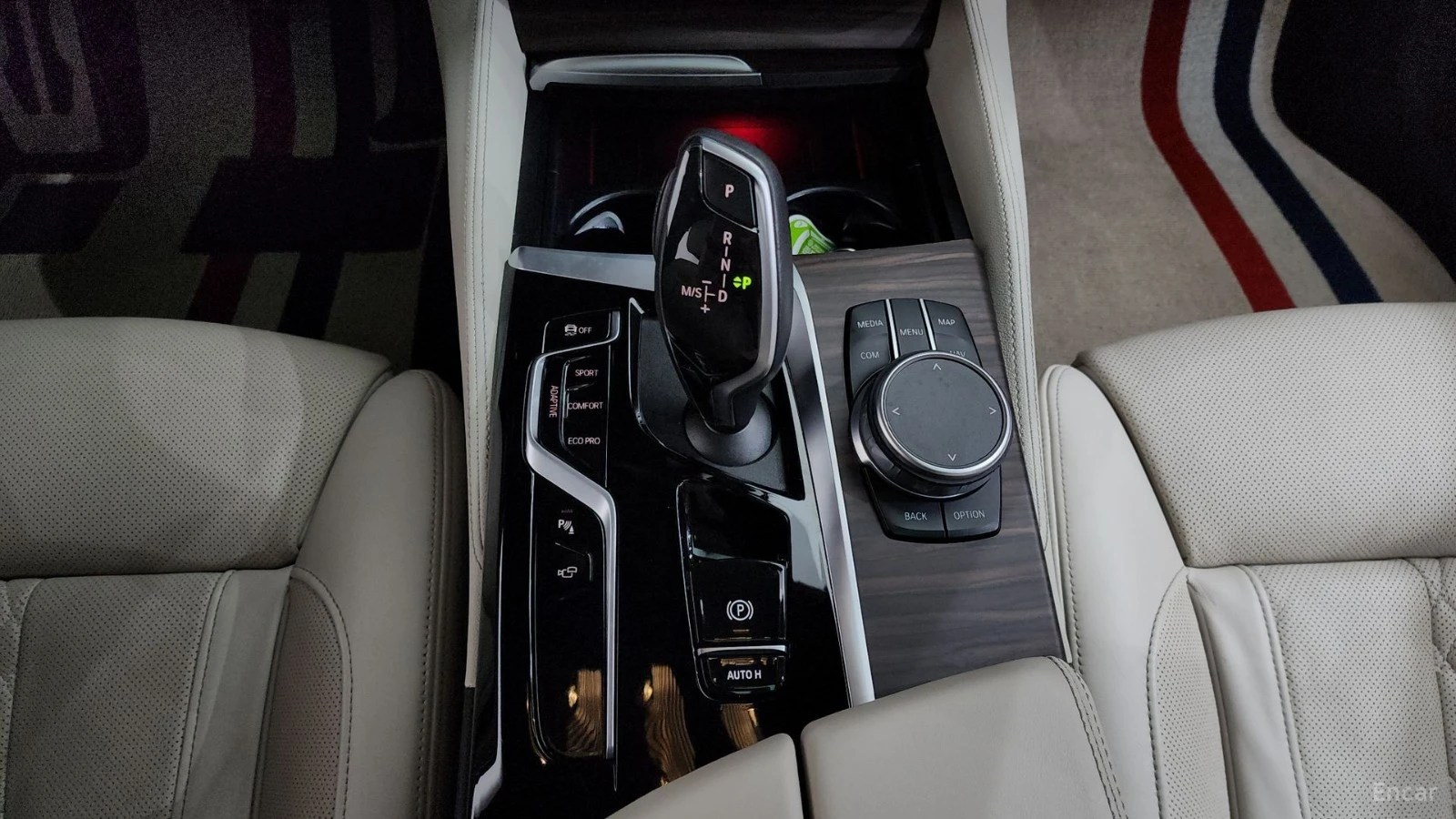 BMW 550 M550i* XDRIVE* LASER* DISTRONIC* ОБДУХ* 360* , снимка 14 - Автомобили и джипове - 55612565