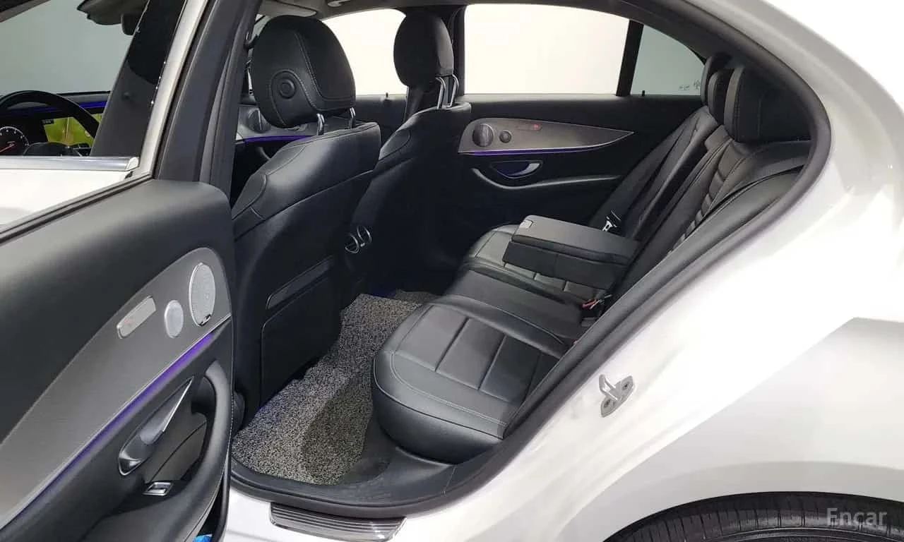 Mercedes-Benz E 300  AMG Line * ��������� * HUD * ���� �� �� *  | Mobile.bg � ����������� 12